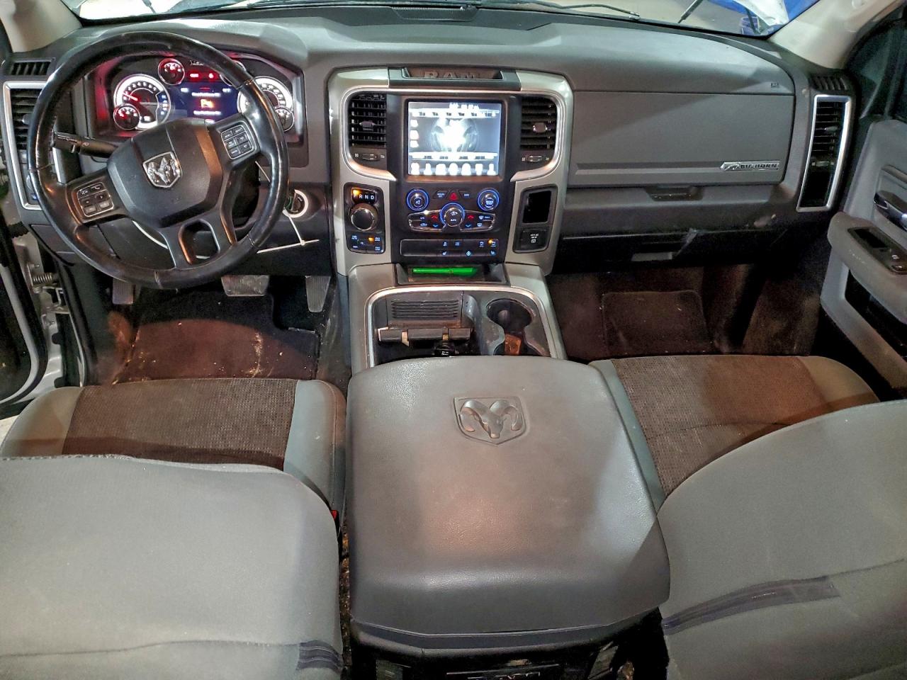 2017 RAM 1500 SLT photo 8