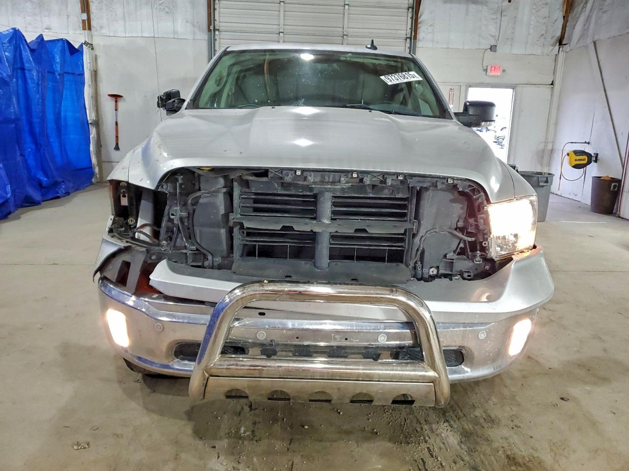 2017 RAM 1500 SLT photo 5
