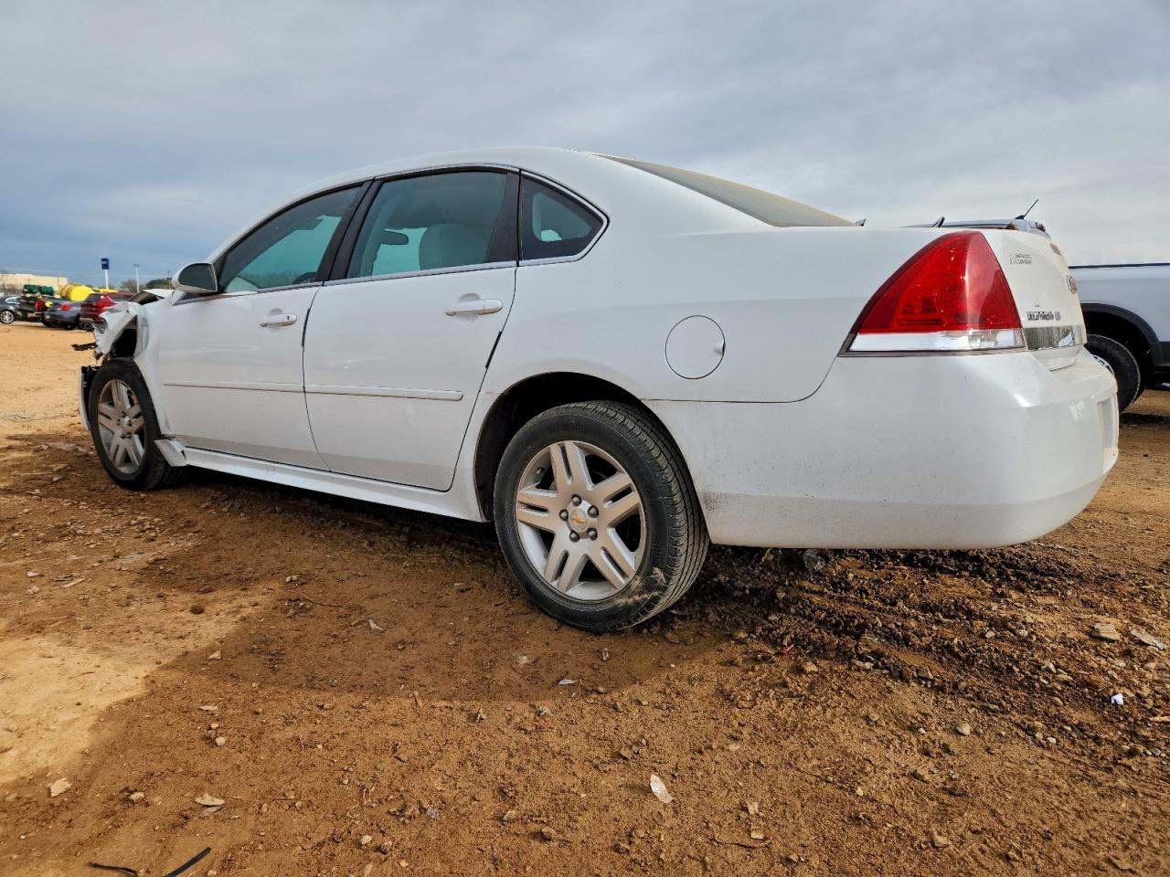 2011 CHEVROLET IMPALA LT photo 2