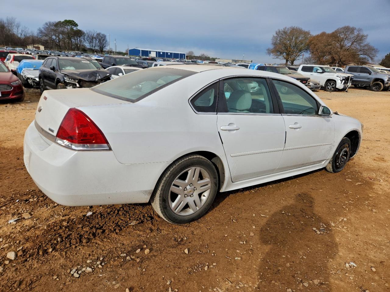 2011 CHEVROLET IMPALA LT photo 3