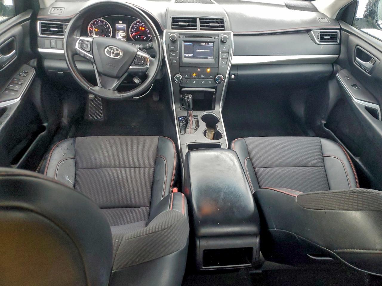 2017 TOYOTA CAMRY LE photo 8