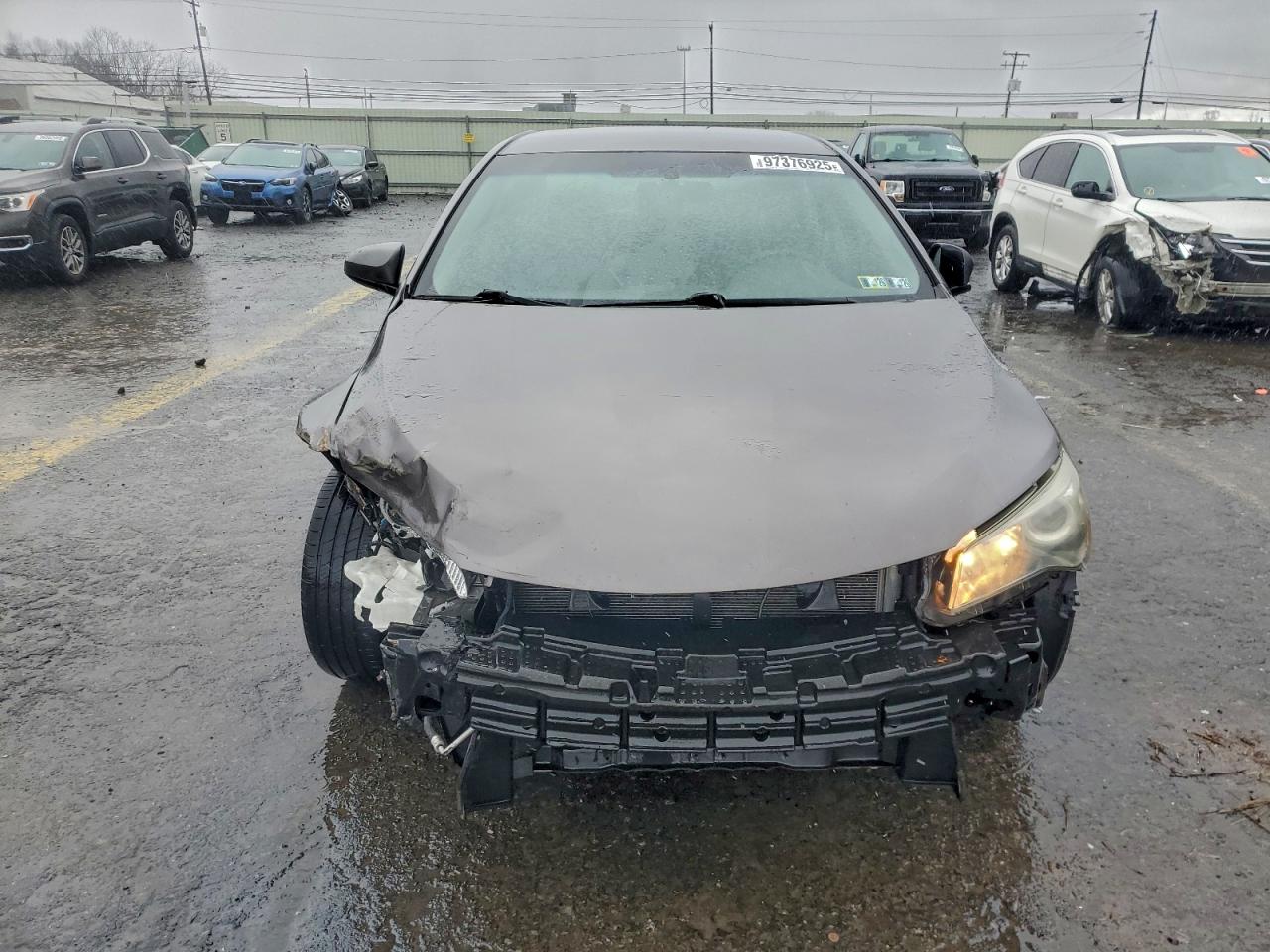 2017 TOYOTA CAMRY LE photo 5