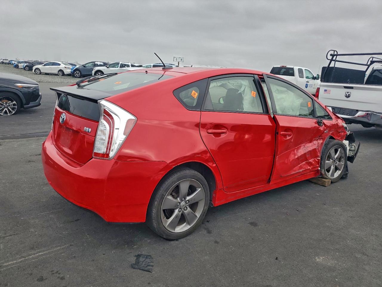 2015 TOYOTA PRIUS photo 3