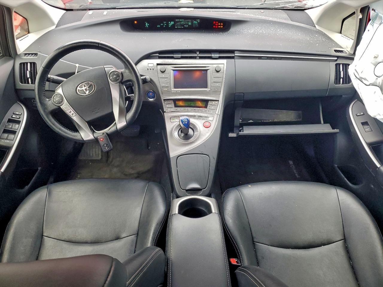 2015 TOYOTA PRIUS photo 8