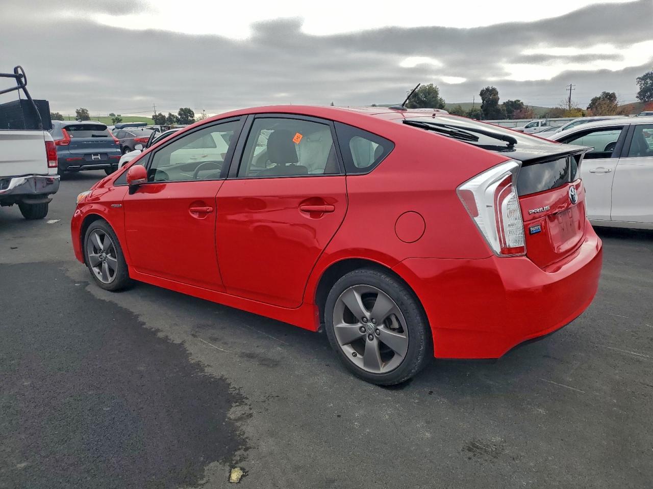 2015 TOYOTA PRIUS photo 2