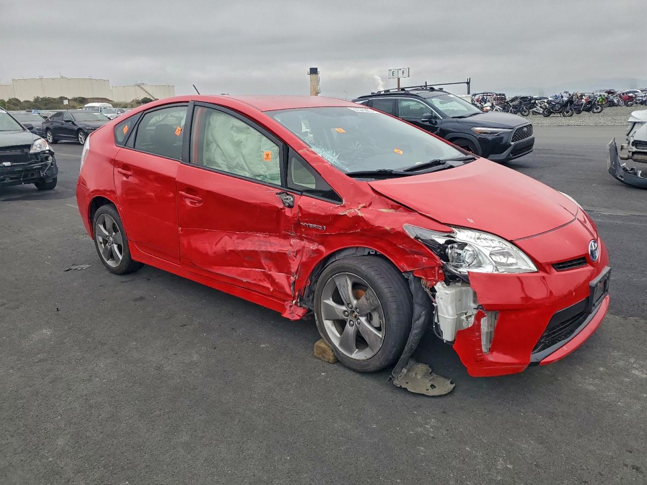 2015 TOYOTA PRIUS photo 4