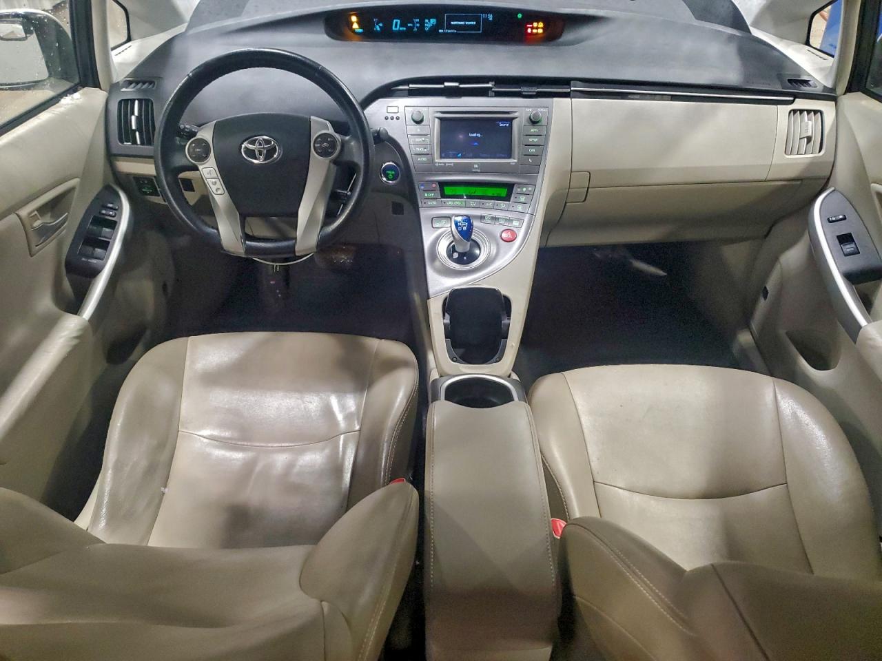 2013 TOYOTA PRIUS photo 8