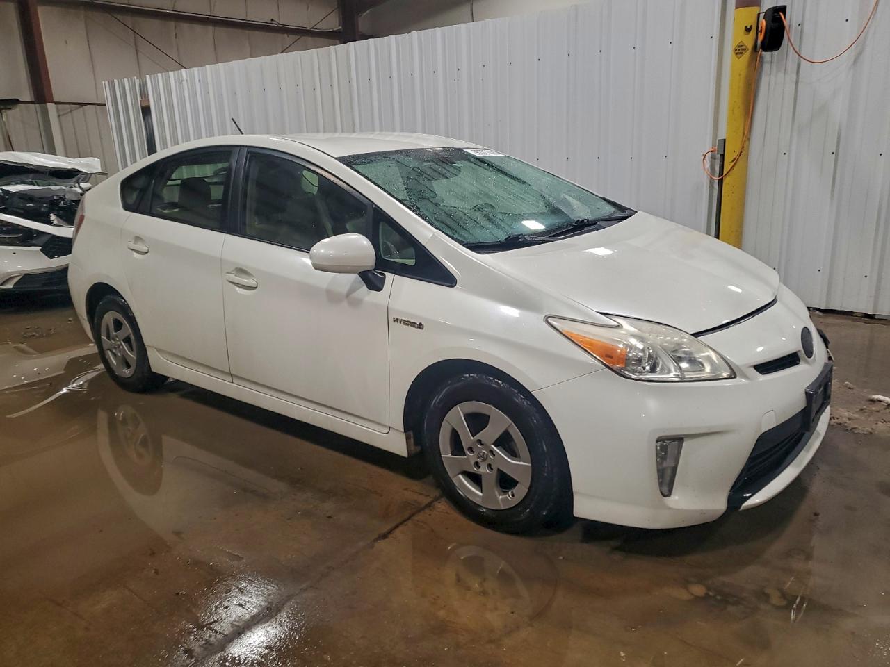 2013 TOYOTA PRIUS photo 4