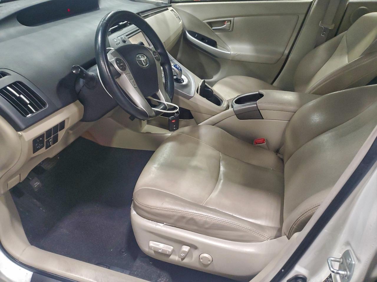 2013 TOYOTA PRIUS photo 7