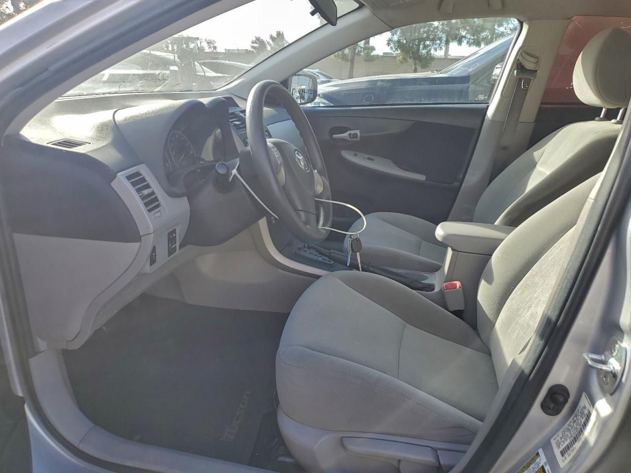 2013 TOYOTA COROLLA BASE photo 7