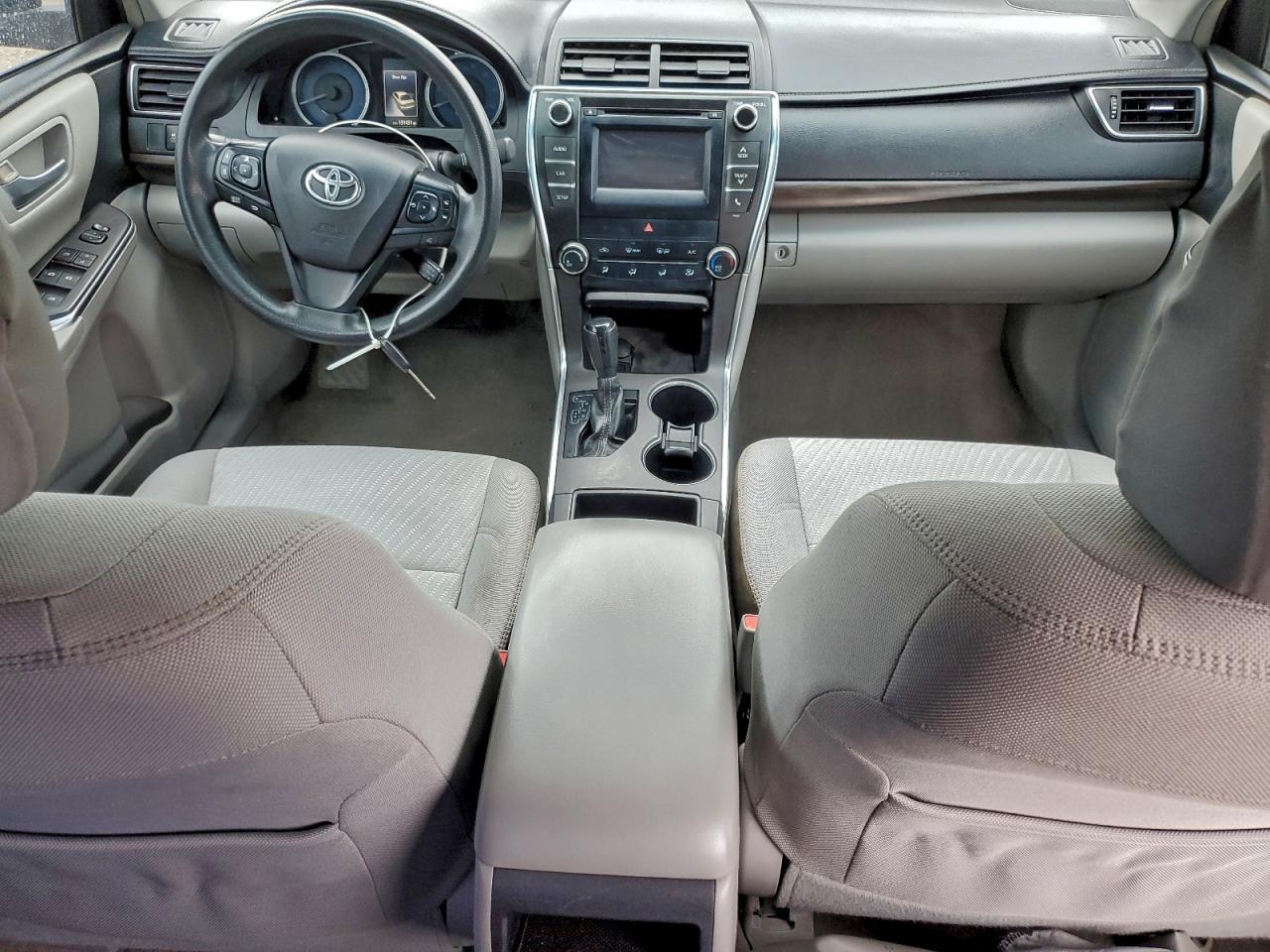 2016 TOYOTA CAMRY LE photo 8
