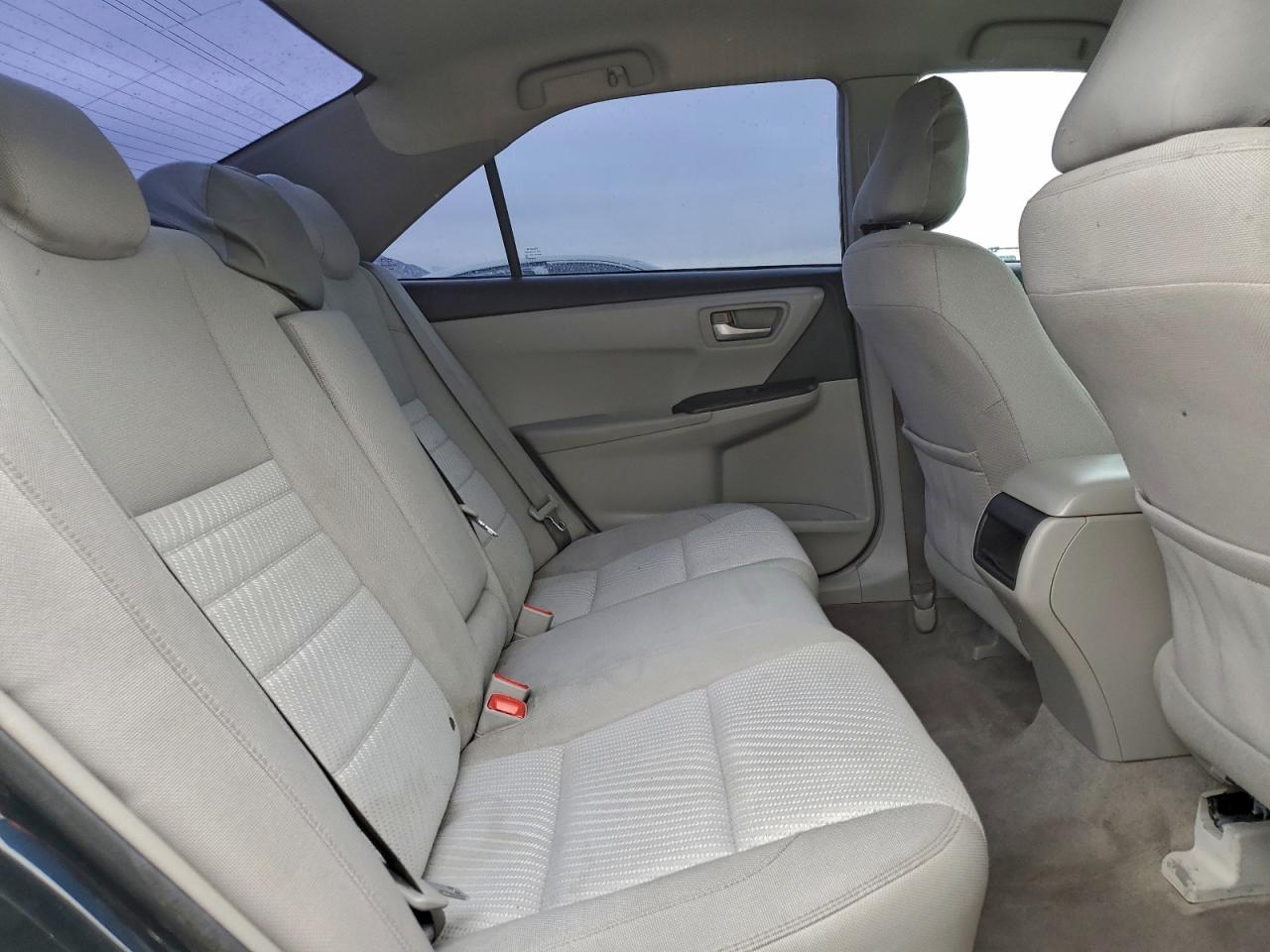 2016 TOYOTA CAMRY LE photo 10