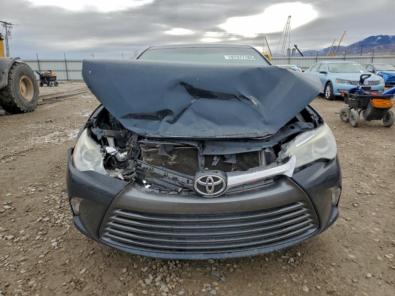 2016 TOYOTA CAMRY LE photo 5