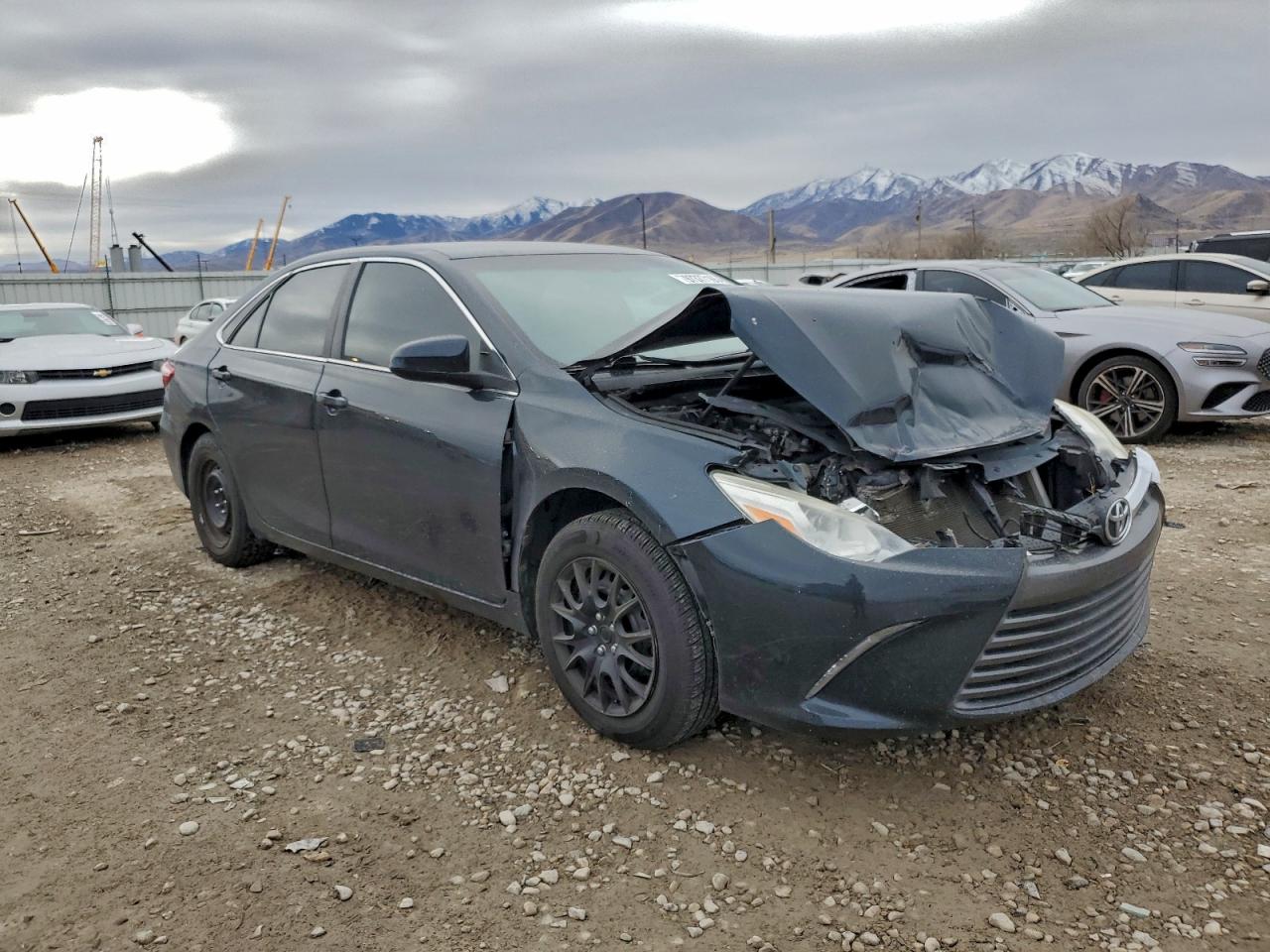 2016 TOYOTA CAMRY LE photo 4