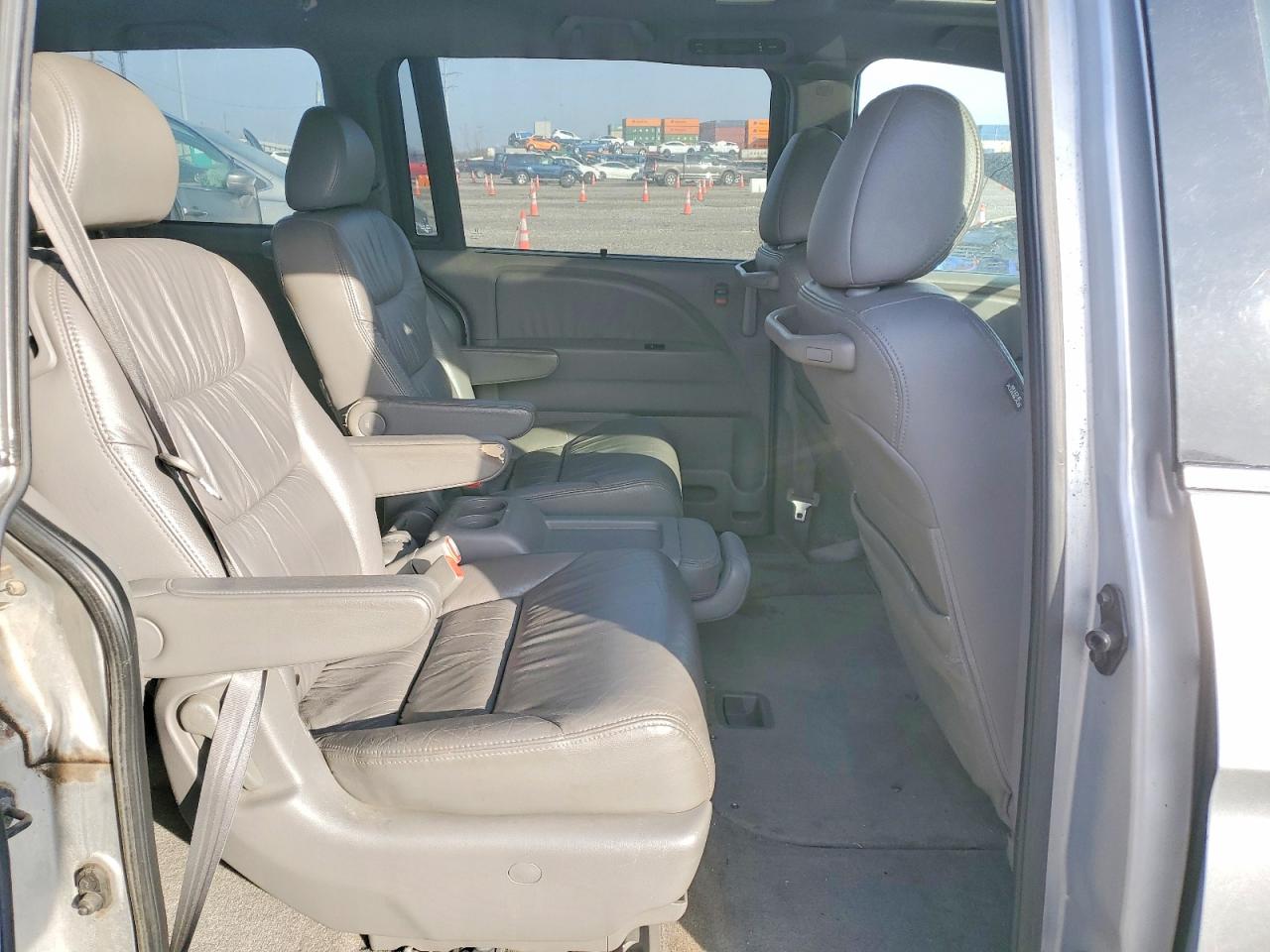 2010 HONDA ODYSSEY EXL photo 11