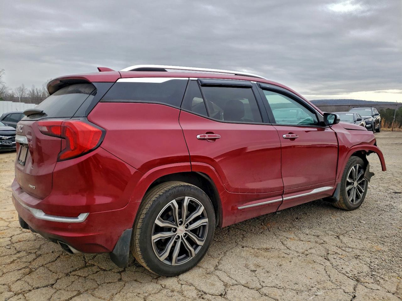 2018 GMC TERRAIN DENALI photo 5