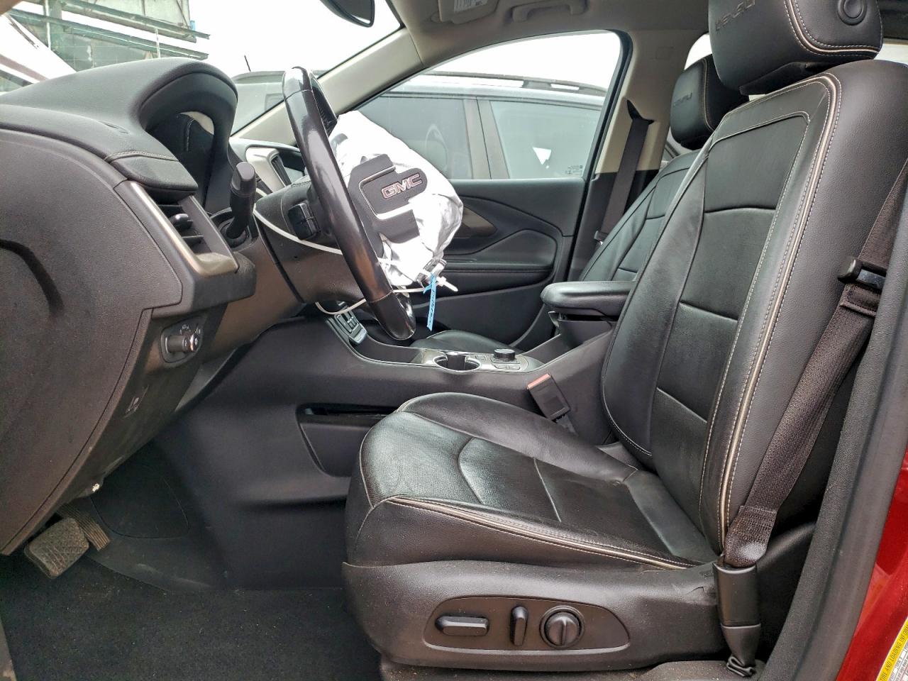2018 GMC TERRAIN DENALI photo 13