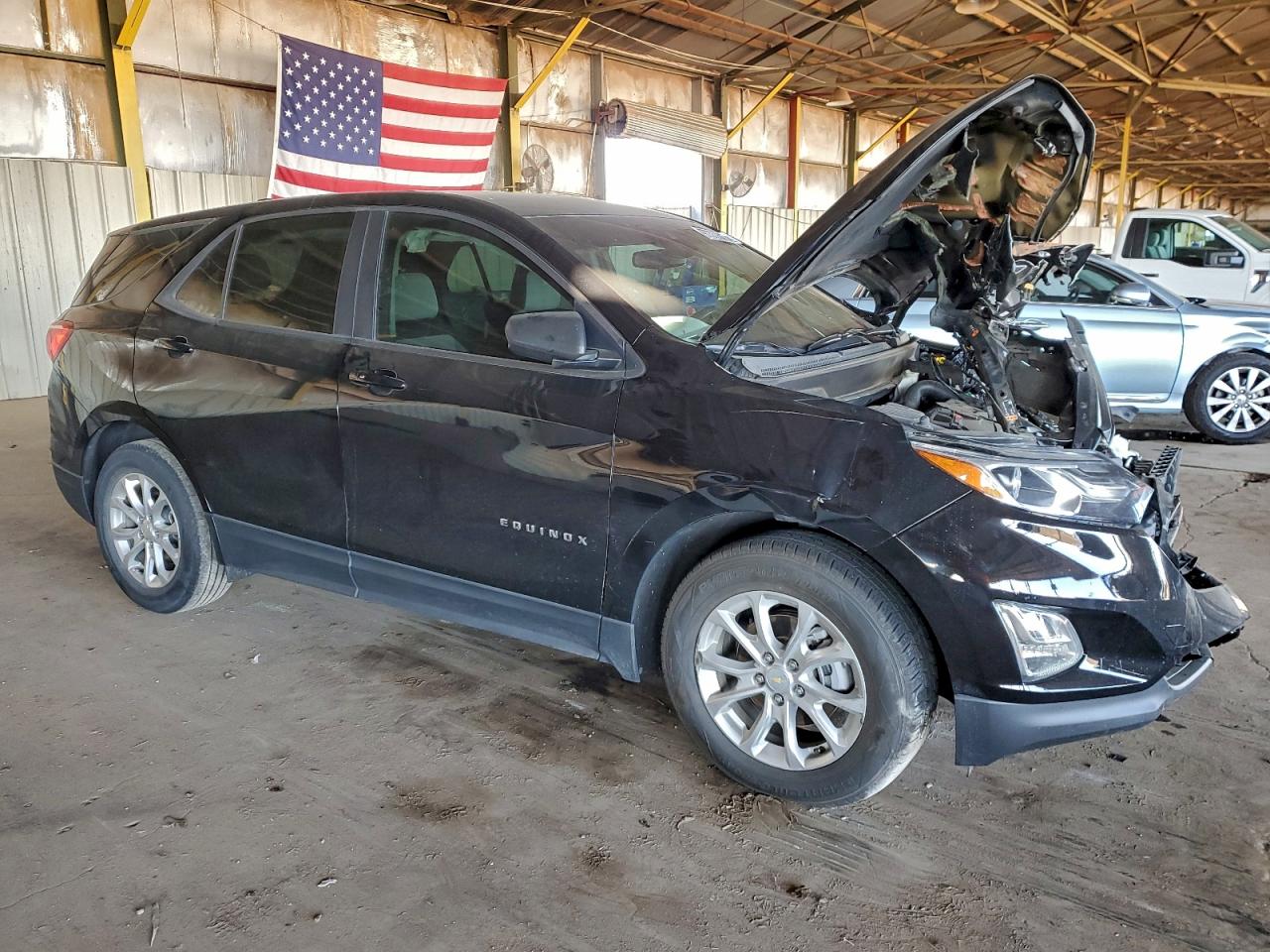 2021 CHEVROLET EQUINOX LS photo 4