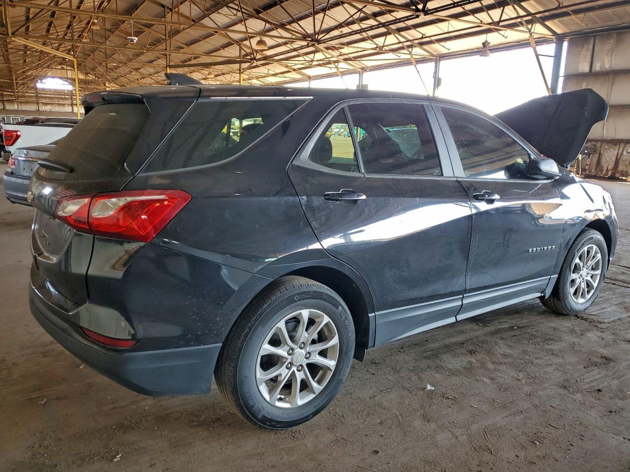 2021 CHEVROLET EQUINOX LS photo 3