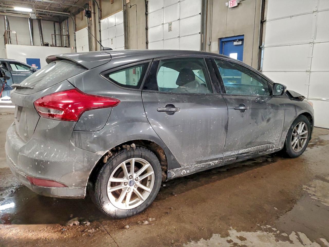 2017 FORD FOCUS SE photo 3