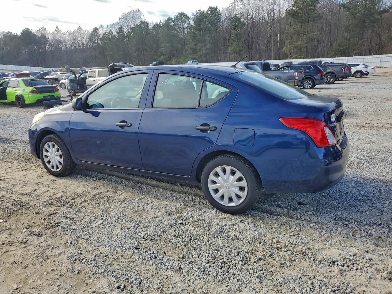 2014 NISSAN VERSA S photo 2
