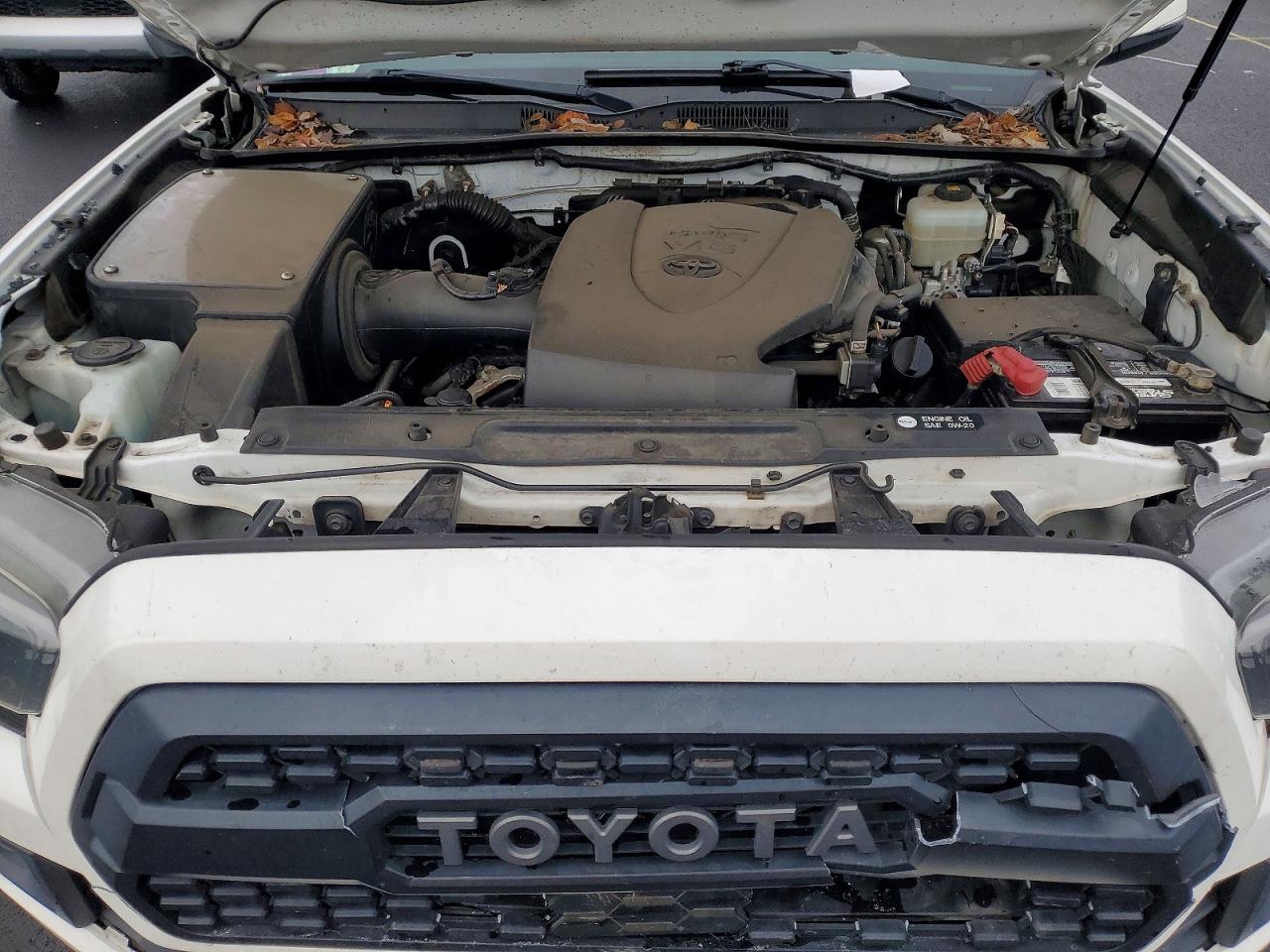 2019 TOYOTA TACOMA photo 31