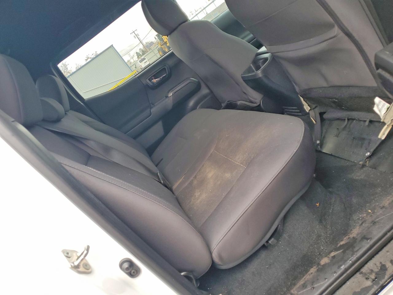 2019 TOYOTA TACOMA photo 28