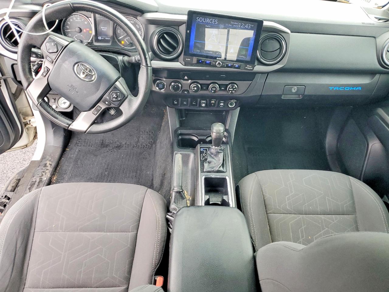 2019 TOYOTA TACOMA photo 22