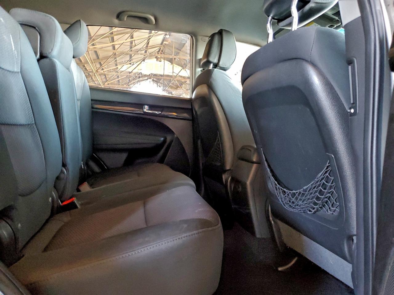 2011 KIA SORENTO BASE photo 11
