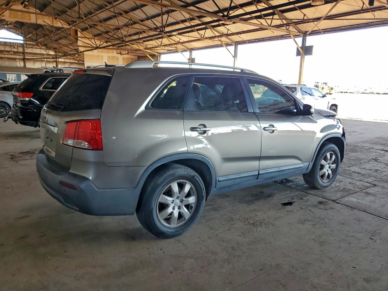 2011 KIA SORENTO BASE photo 3