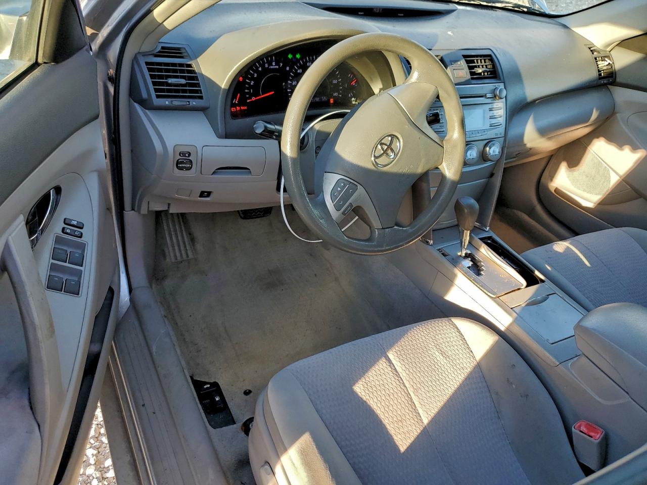 2010 TOYOTA CAMRY BASE photo 8