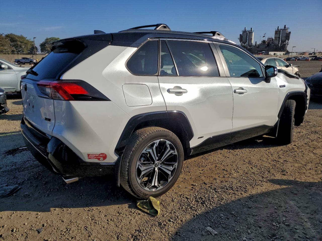 2024 TOYOTA RAV4 PRIME XSE photo 3