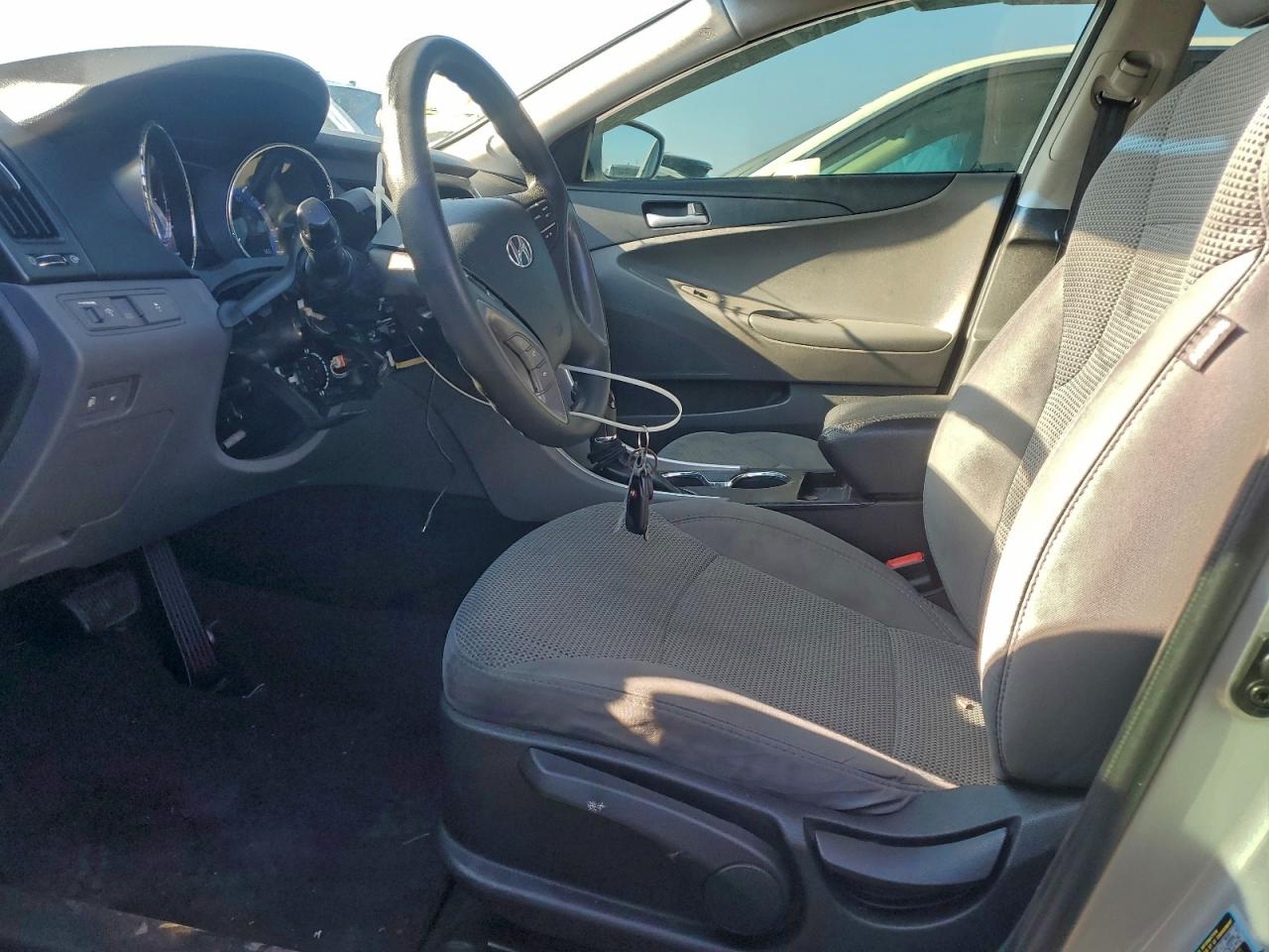 2014 HYUNDAI SONATA GLS photo 7