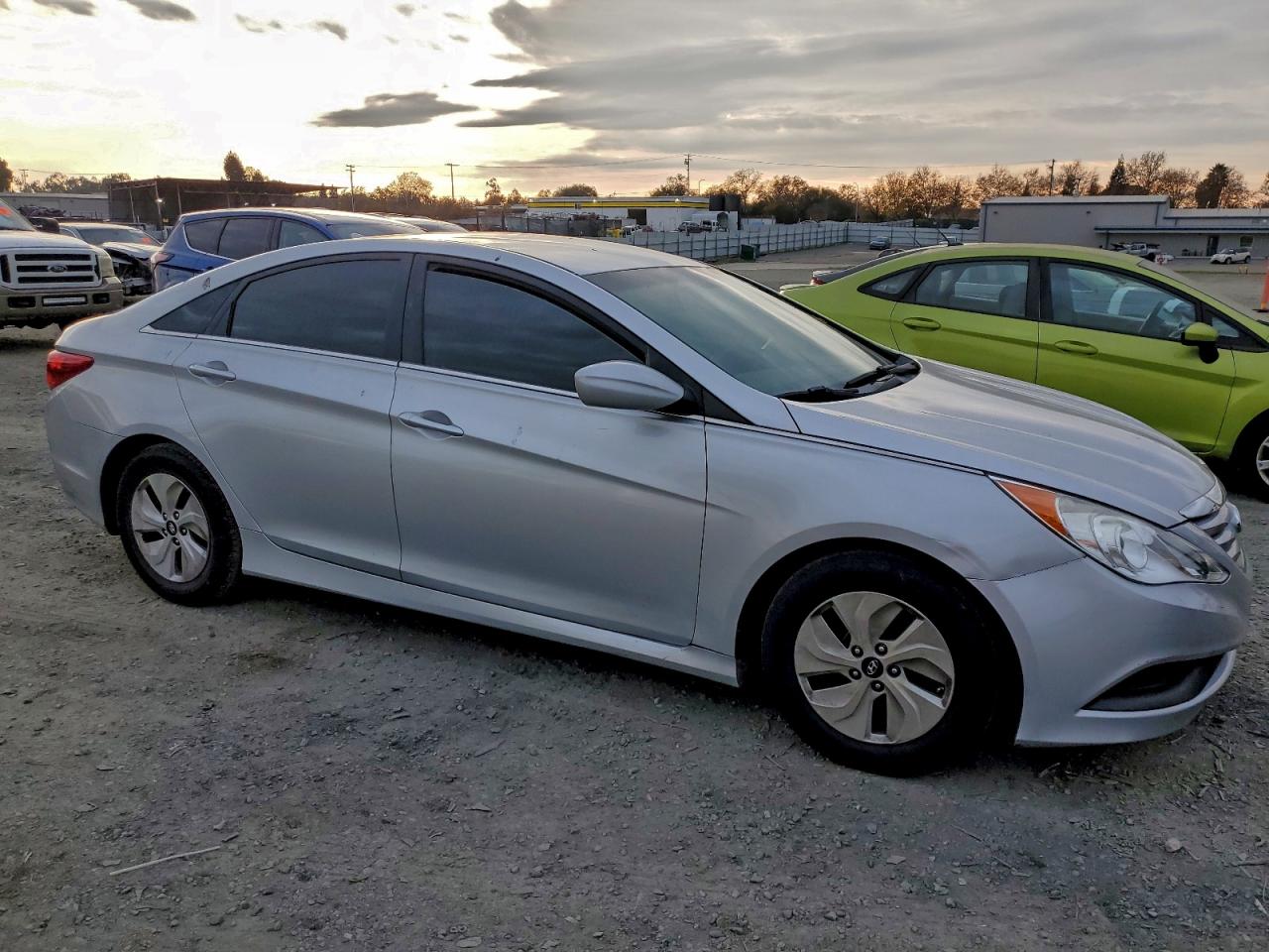 2014 HYUNDAI SONATA GLS photo 4