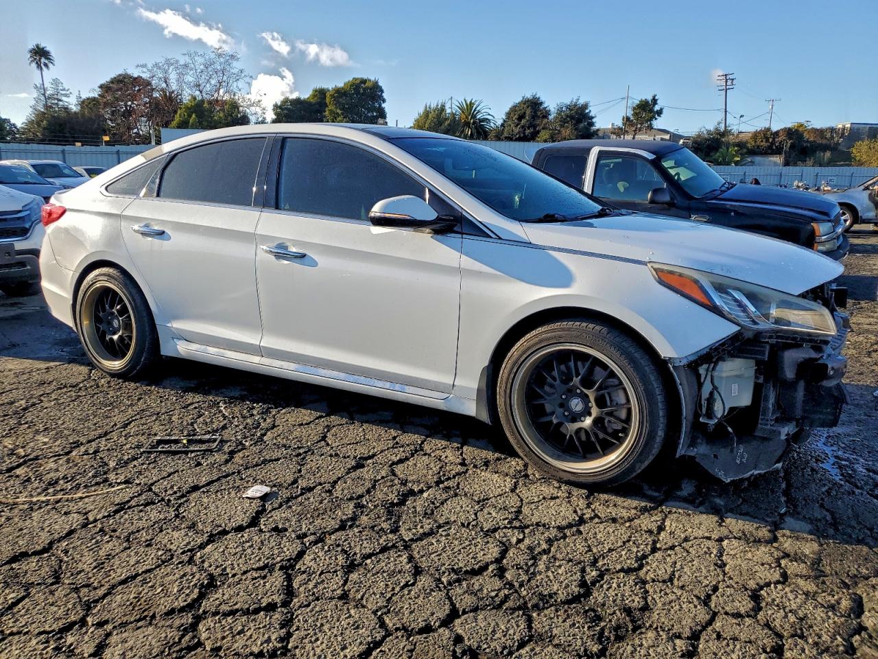 2015 HYUNDAI SONATA SPORT photo 4