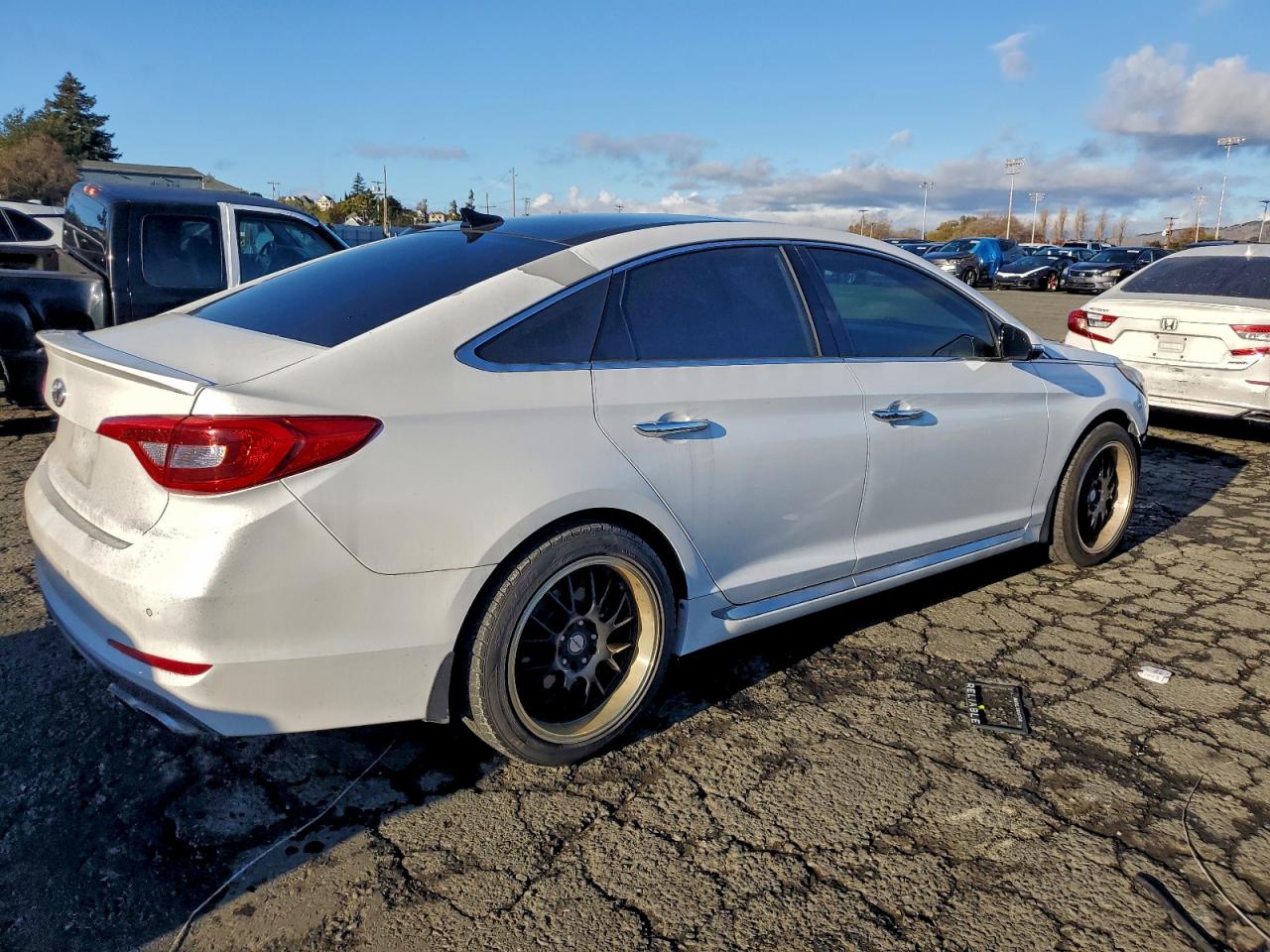 2015 HYUNDAI SONATA SPORT photo 3