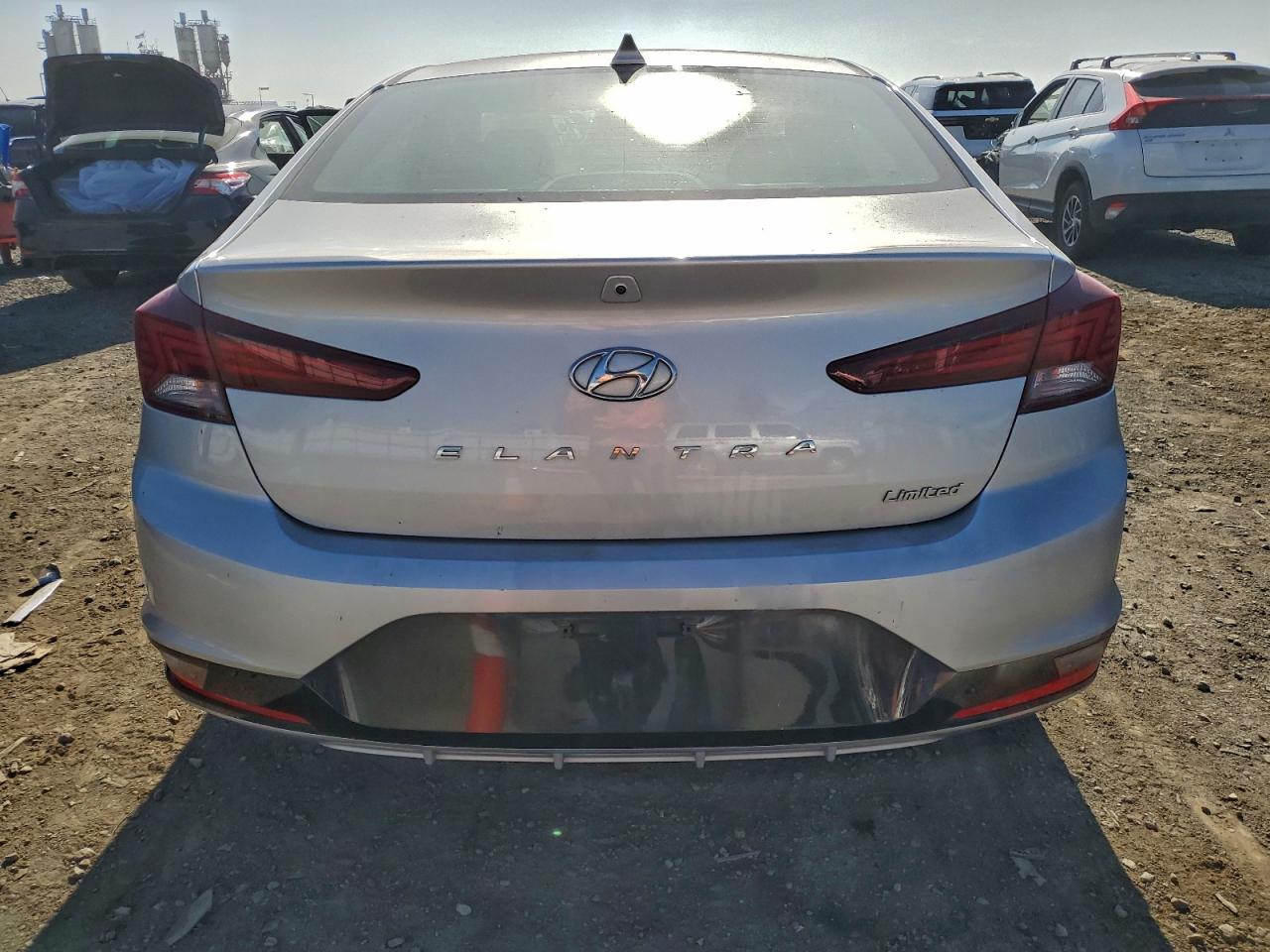 2019 HYUNDAI ELANTRA SEL photo 6