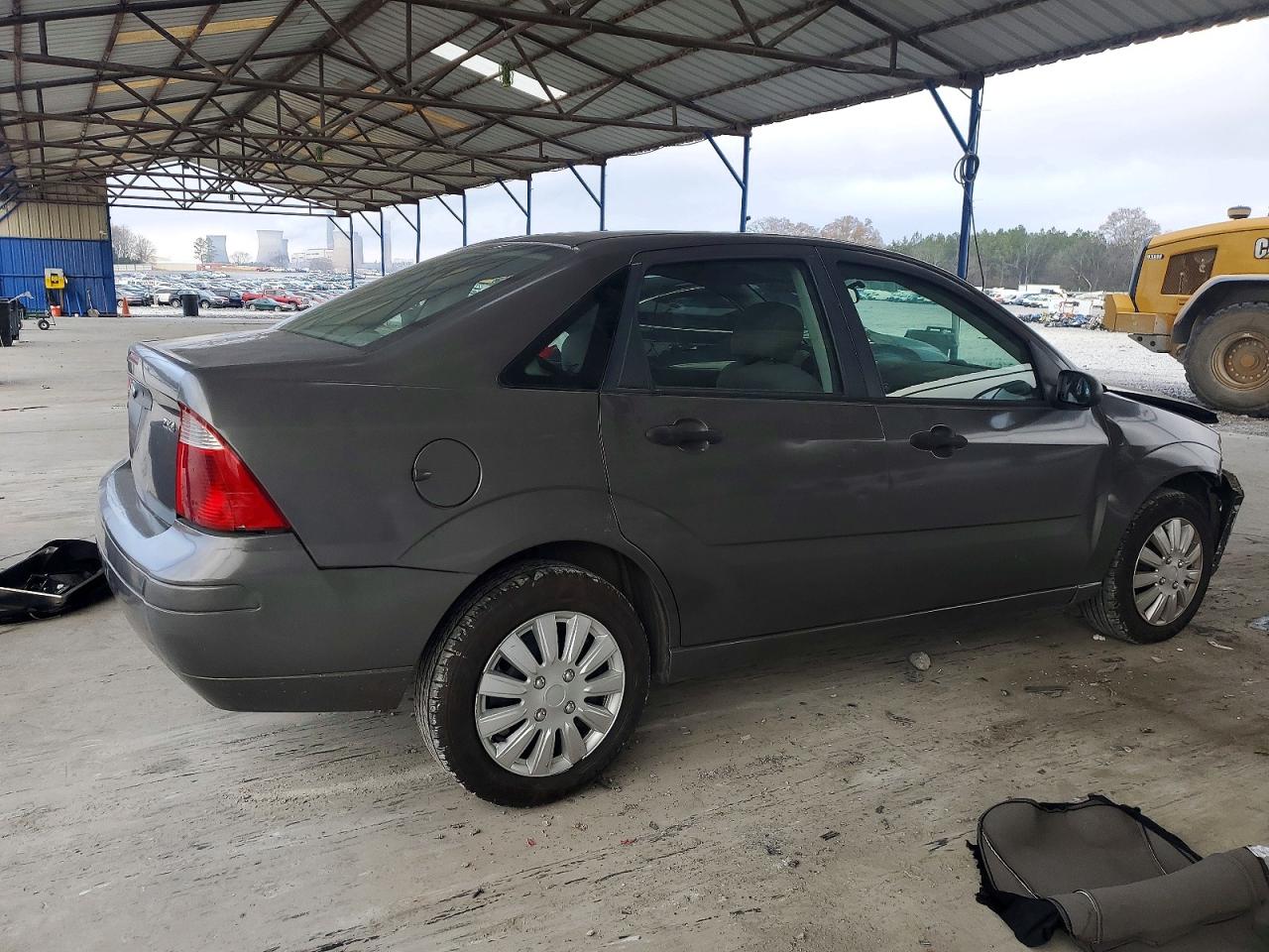 2005 FORD FOCUS ZX4 photo 3