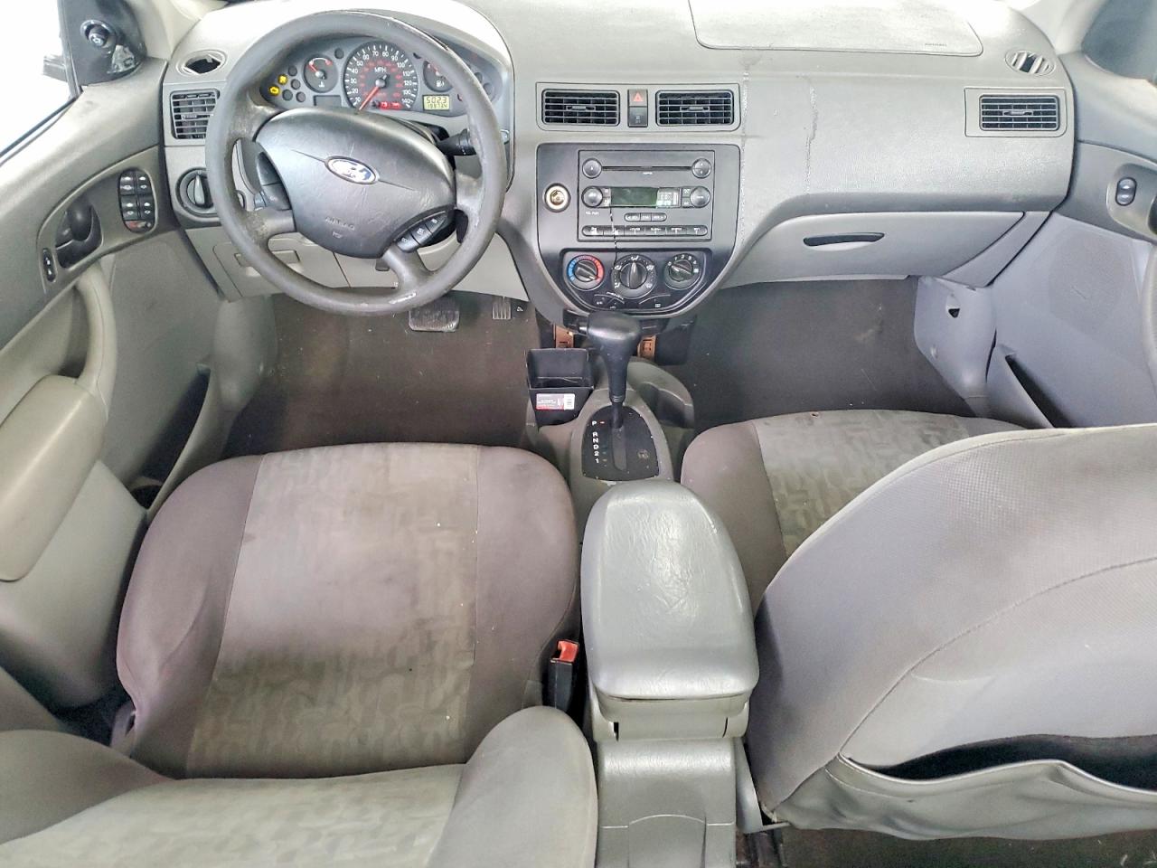 2005 FORD FOCUS ZX4 photo 8