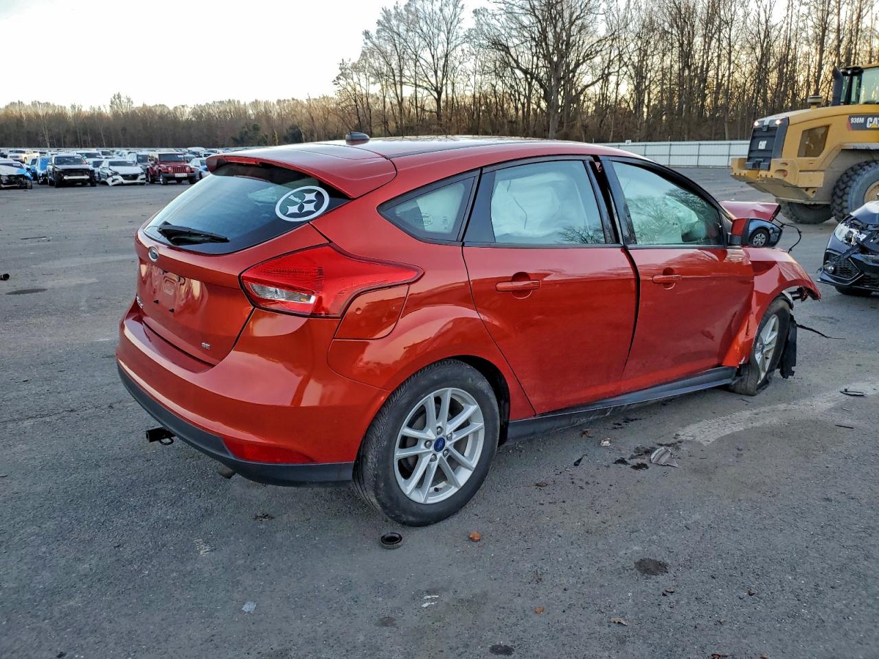 2018 FORD FOCUS SE photo 5