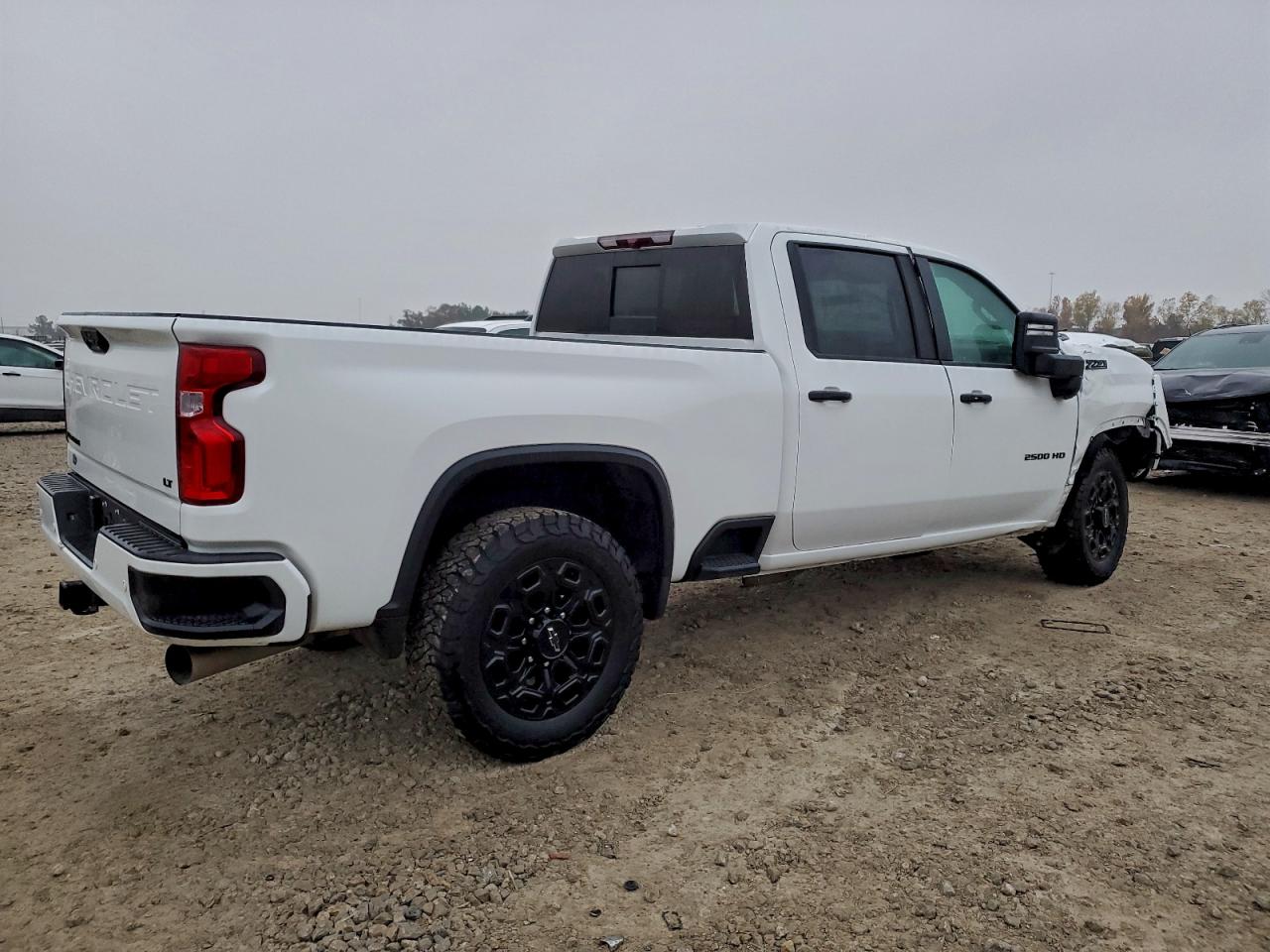 2024 CHEVROLET SILVERADO K2500 HEAVY DUTY LT photo 3