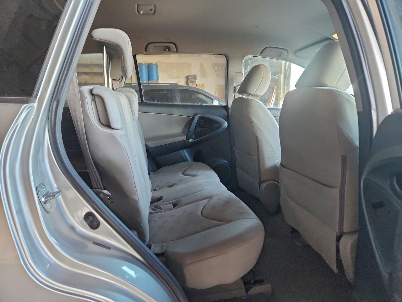 2010 TOYOTA RAV4 photo 10