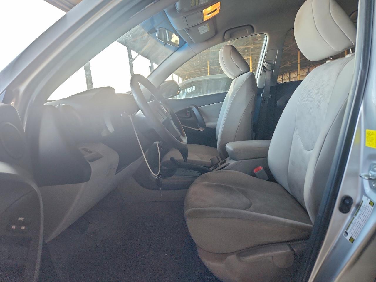2010 TOYOTA RAV4 photo 7