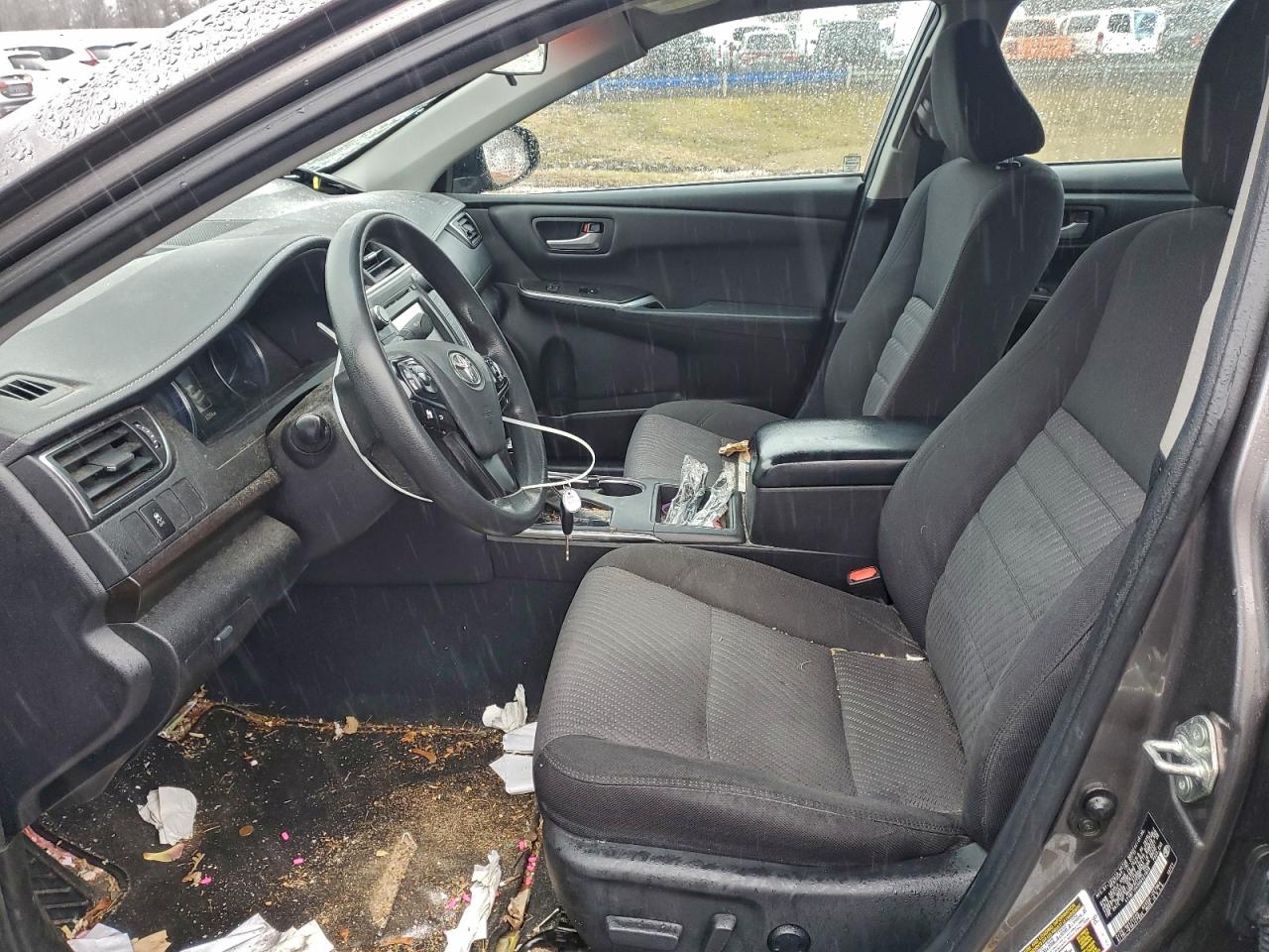 2017 TOYOTA CAMRY LE photo 7