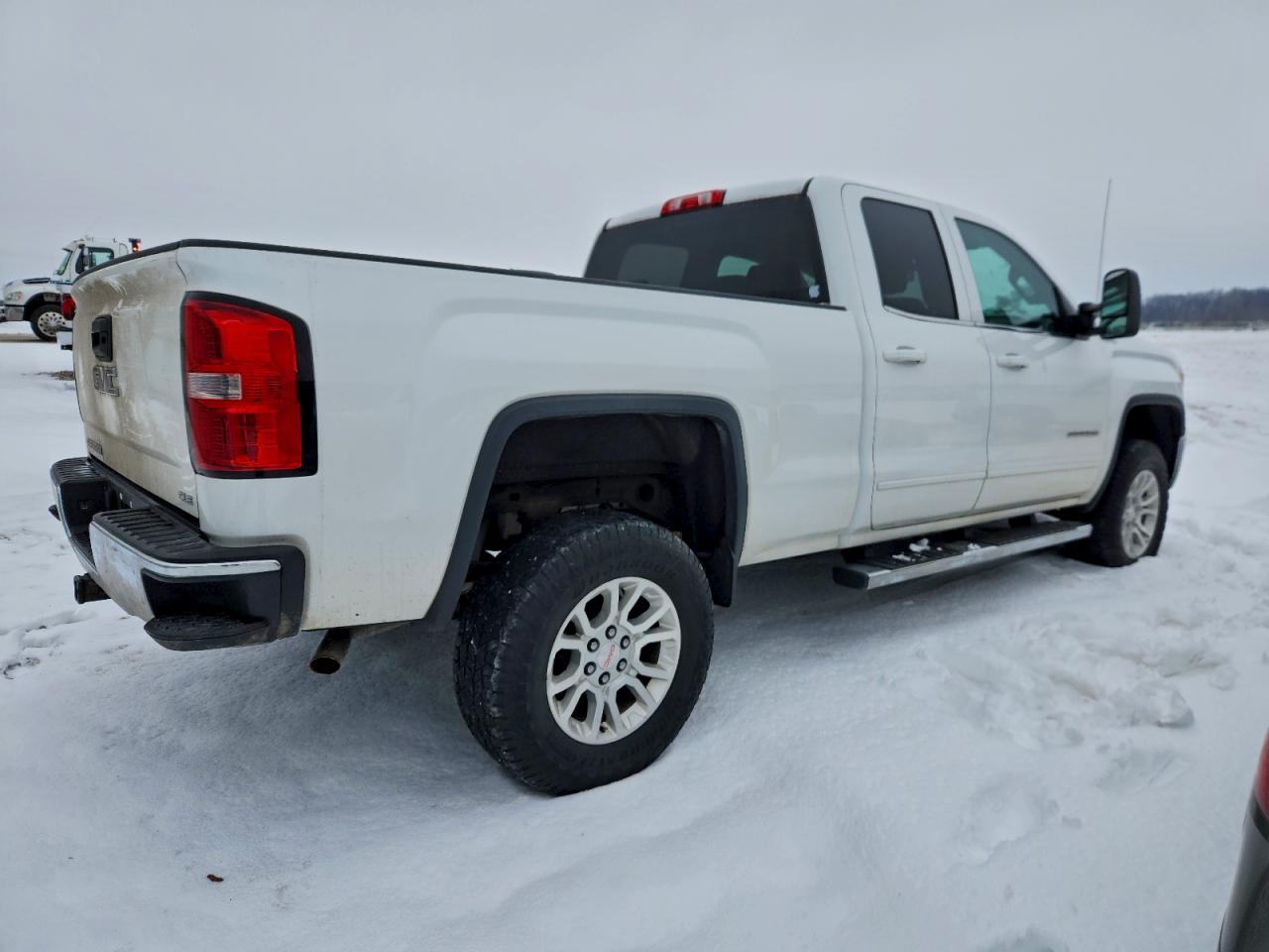 2015 GMC SIERRA K1500 SLE photo 3