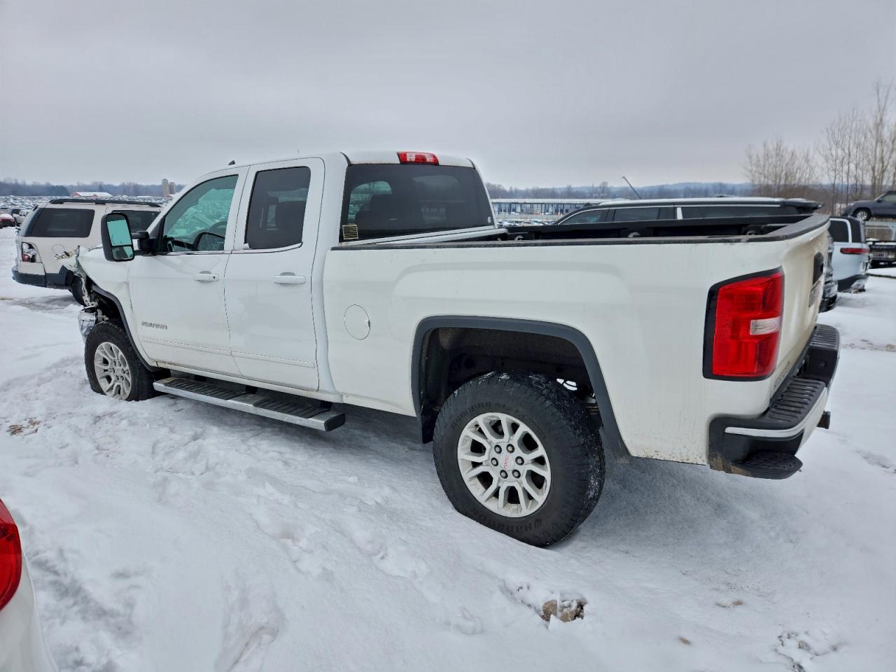2015 GMC SIERRA K1500 SLE photo 2