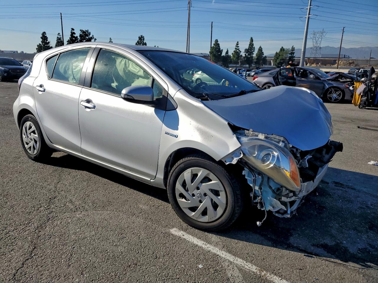 2016 TOYOTA PRIUS C photo 4