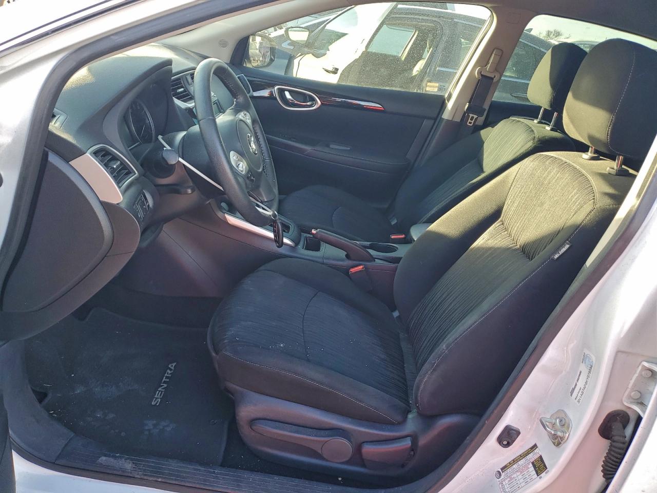 2019 NISSAN SENTRA S photo 7