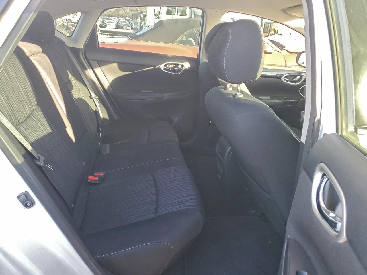 2019 NISSAN SENTRA S photo 10