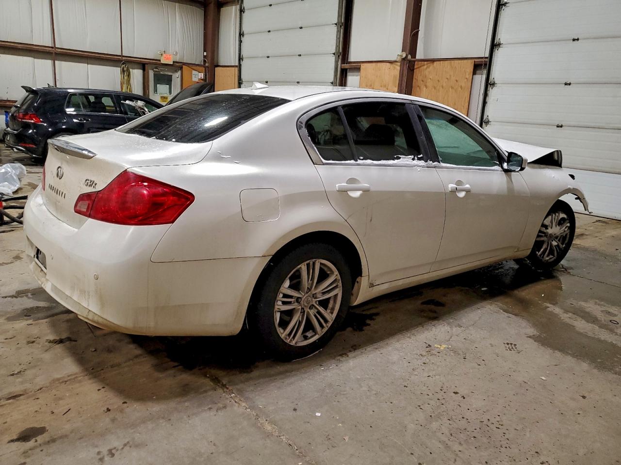 2012 INFINITI G37 photo 3